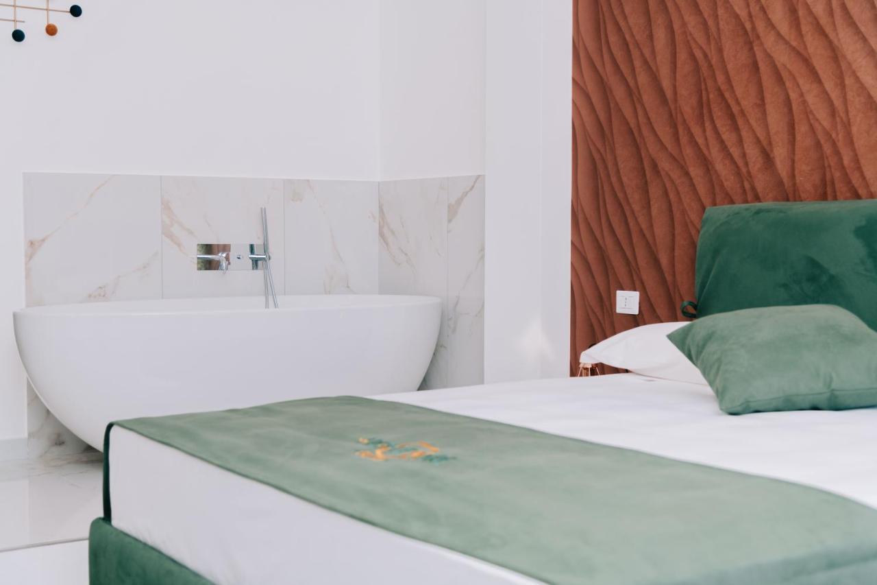 Frontemare Suite Кастелламмаре-ди-Стабия Экстерьер фото